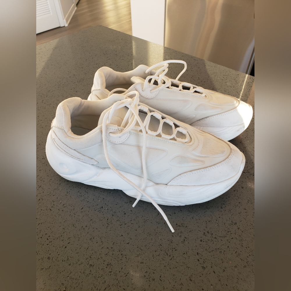 White Athletic Sneakers H&M Women Size 7 Comfy